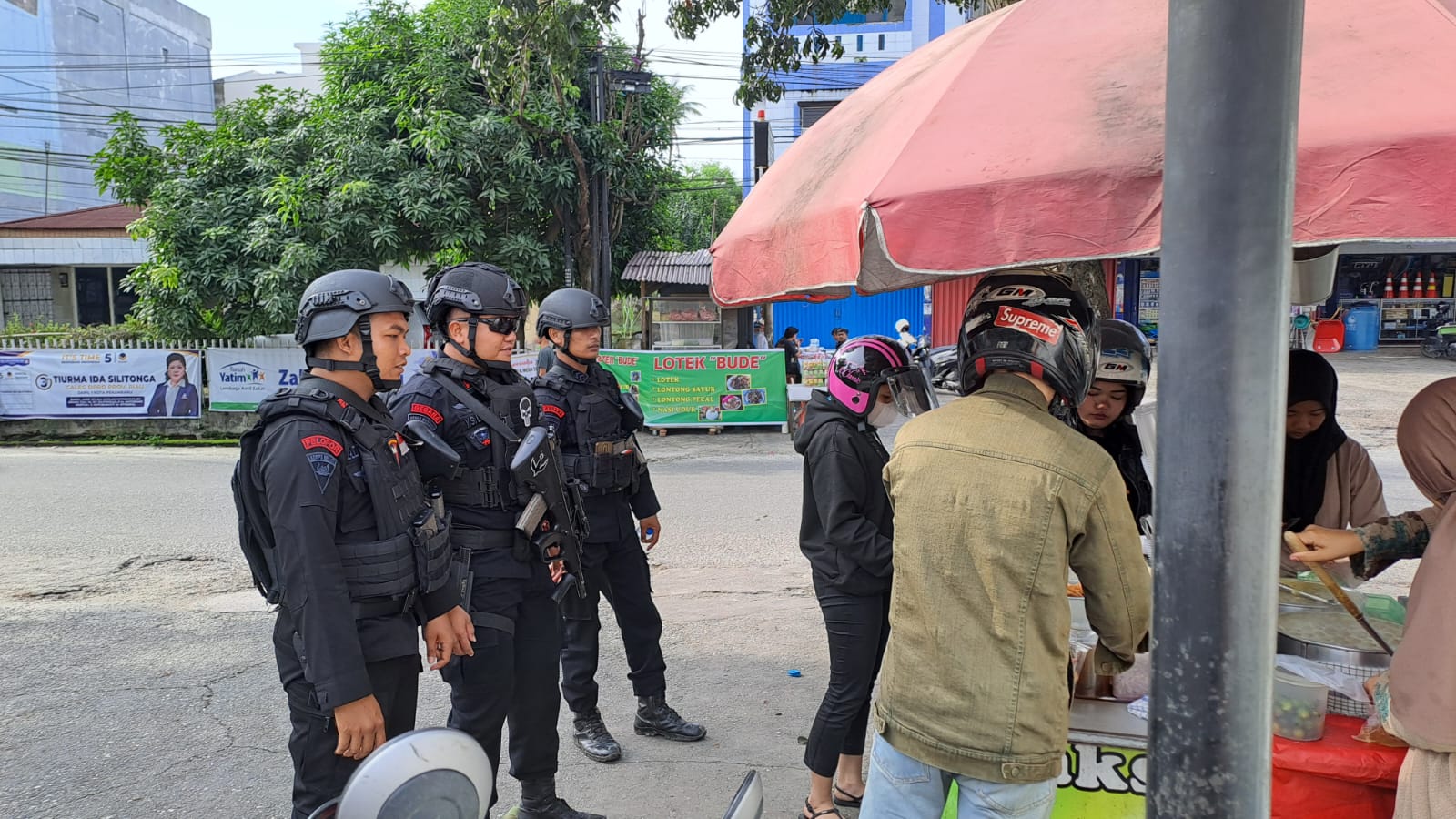 Brimob Polda Riau Intensifkan Patroli Dialogis Demi Keamanan Pemilu 2024