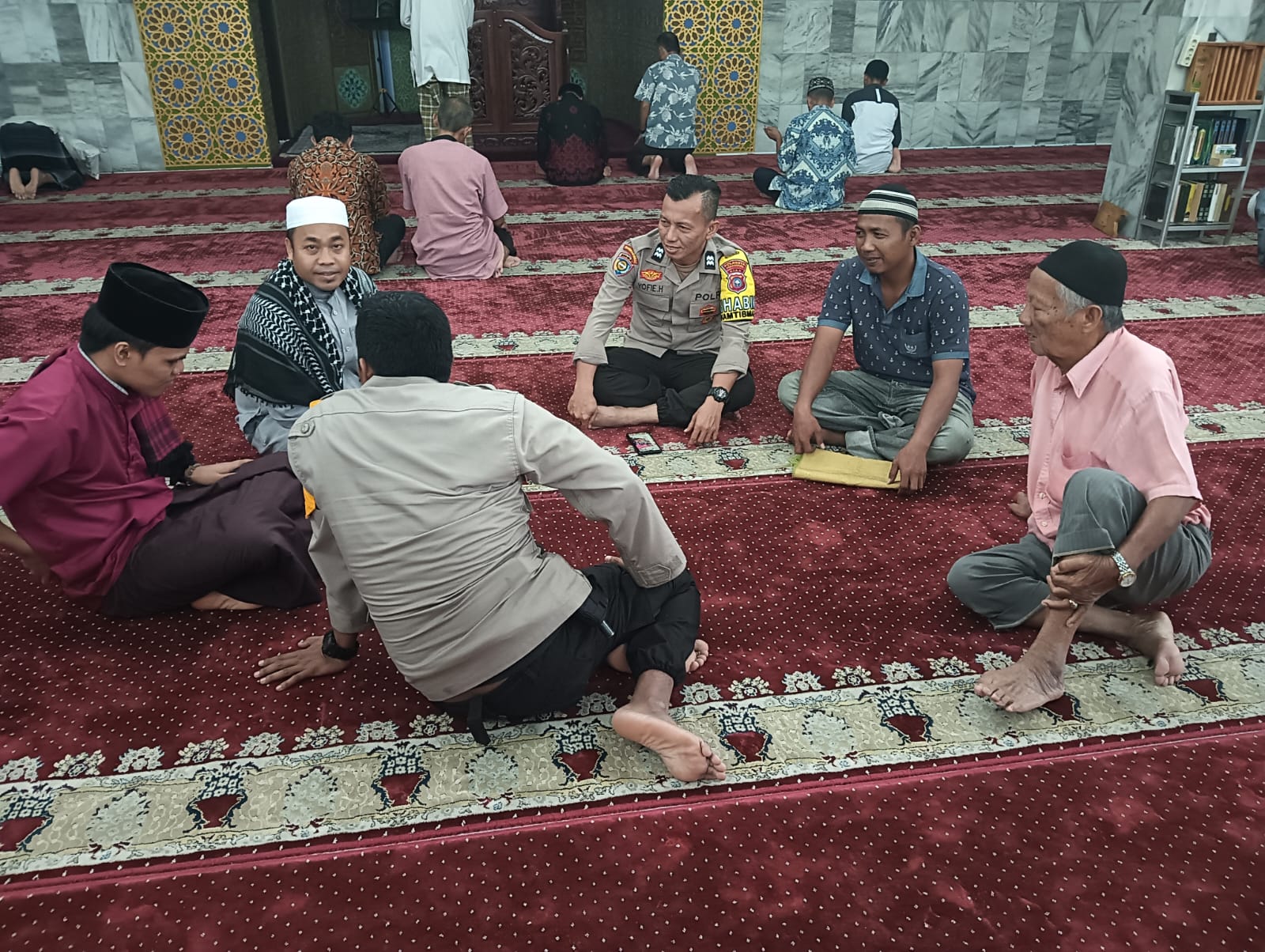 Bhabinkamtibmas Sumahilang Gelar Kegiatan Cooling System di Masjid Darul Amal