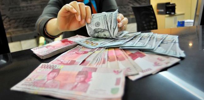 Rupiah Terus Anjlok, Tagar #RupiahLongsorJokowiLengser Trending Topic