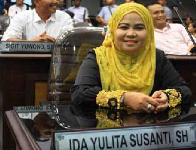 Ida Yulita Bukan Direktur CV Ratu Lagi