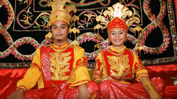 Tradisi Pernikahan Tak Biasa di Malaysia: Tak Boleh Pipis 3 Hari