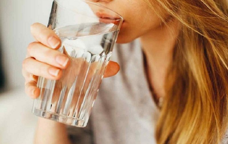 Ini Rekomendasi Konsumsi Air Putih Berdasar Usia