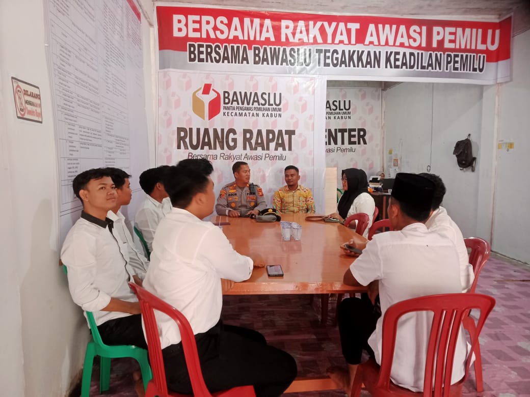 Kapolsek Kabun Pantau Perekrutan dan Beri Arahan ke Pengawas TPS