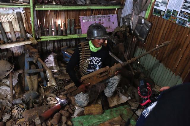 Berburu Harta Karun Peninggalan Perang Dunia II di Morotai
