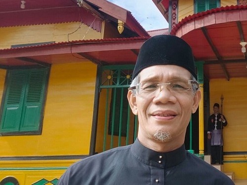 Lusa, LAMR Sambut Seluruh Kepala Daerah Se-Riau Dengan Prosesi Adat Tepuk Tepung Tawar