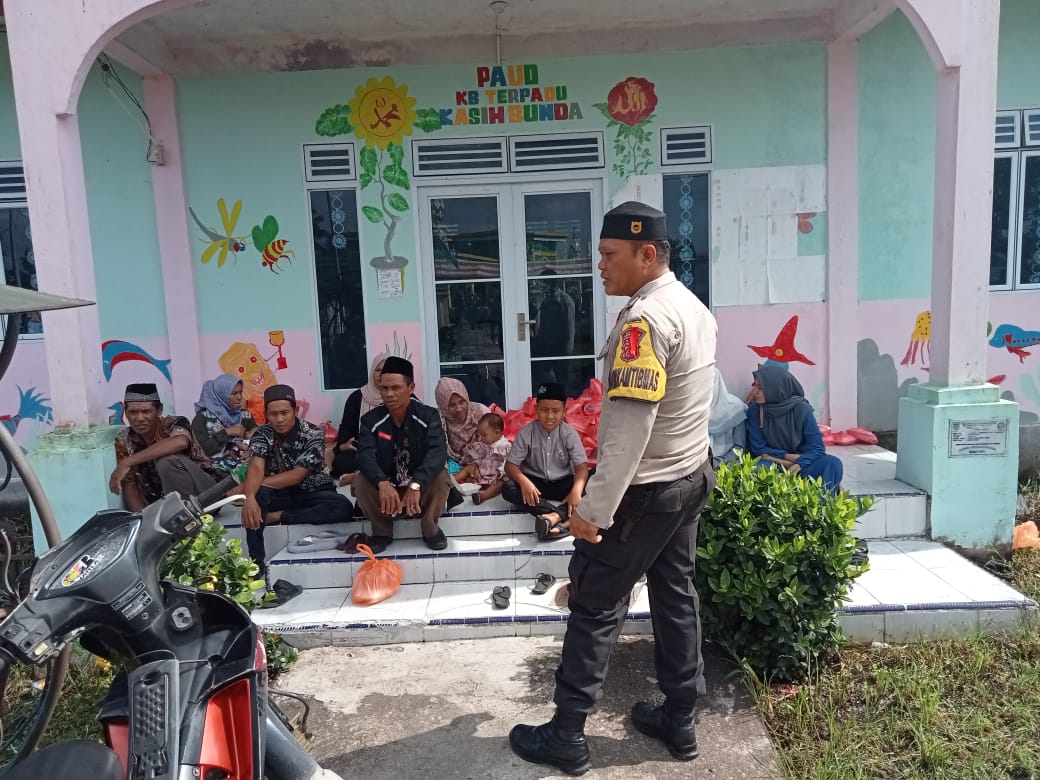 Bripka R P Gultom Kreatif Sosialisasikan Pemilu 2024 di Desa Sapta Jaya