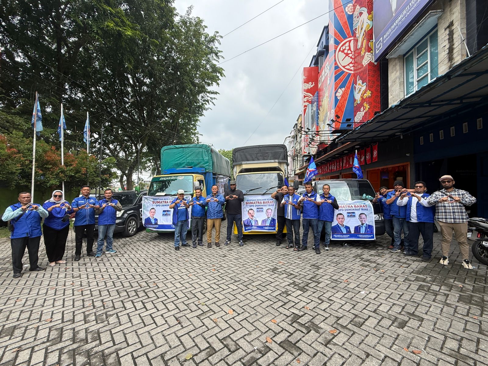 Demokrat Riau Salurkan 20.000 Paket Sembako ke Korban Bencana Alam di Sumatera