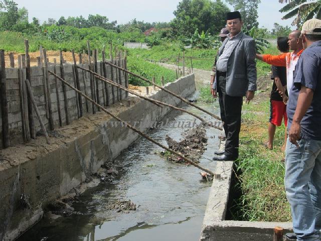 Aliran Sungai Ditimbun Developer, Warga RT 4 Tuah Karya Ngadu ke Dewan