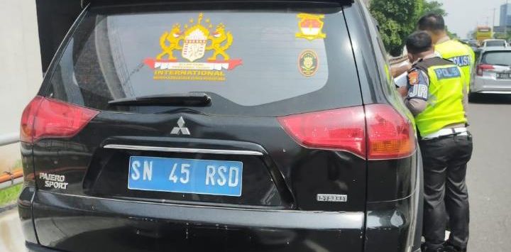 Fakta Pemilik Mobil Pajero yang Kena Tilang, Ngaku Bintang Dua dari Kekaisaran Sunda Nusantara