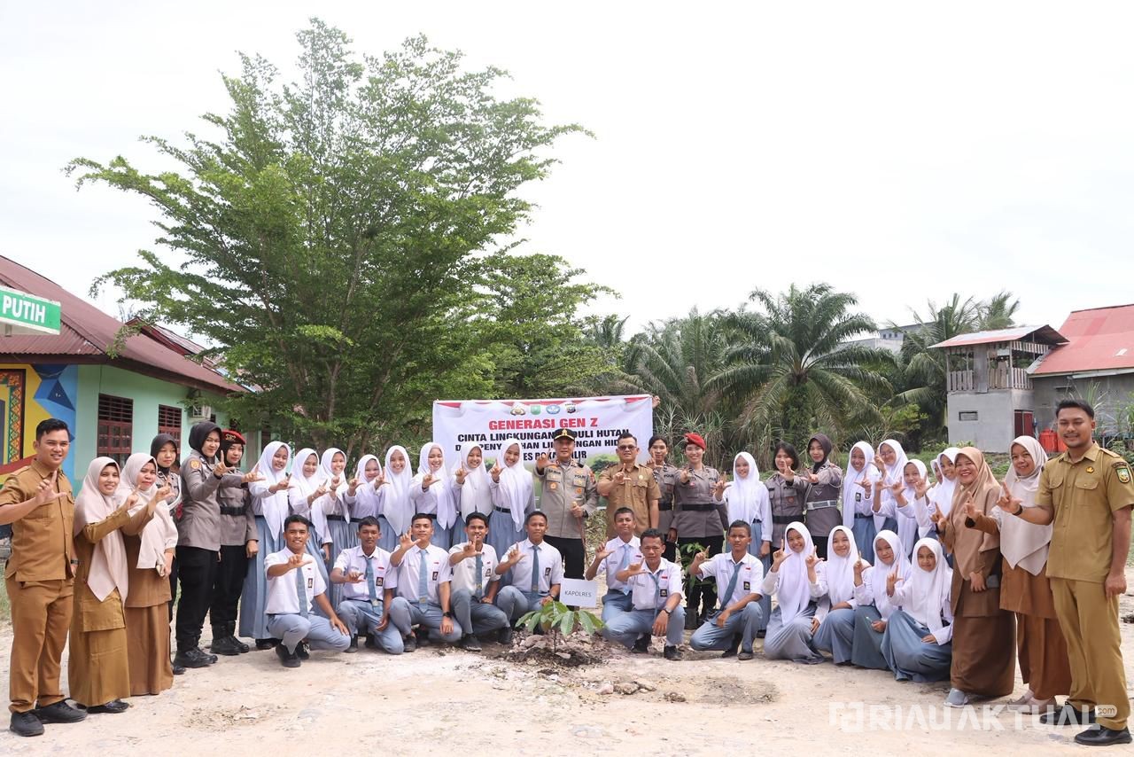 Srikandi Polres Rohil Ajak Pelajar Jadi Generasi Hijau Lewat Green Policing
