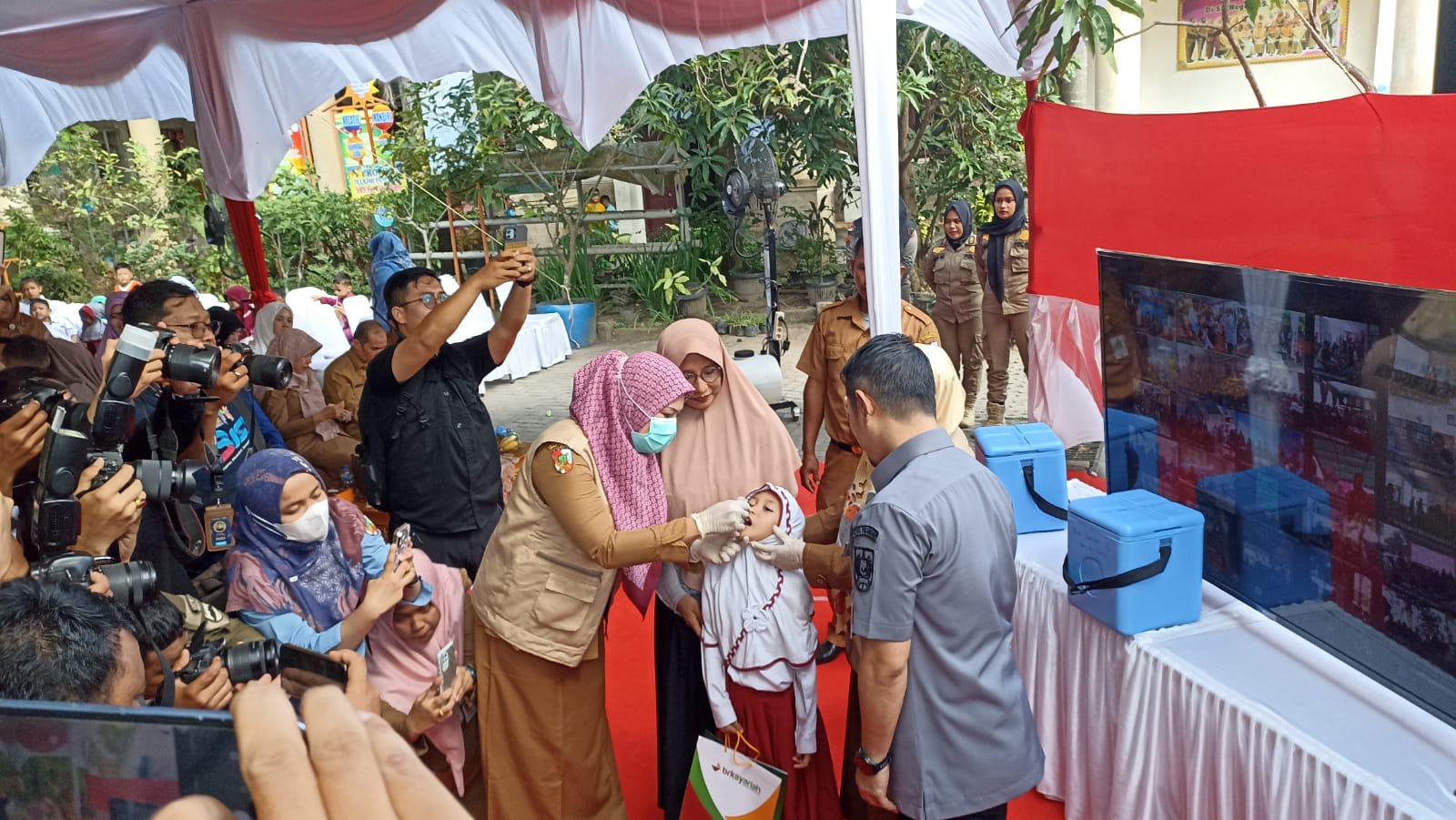 Gelombang Pertama PIN Polio, Pemko Pekanbaru Vaksin 65.152 Anak