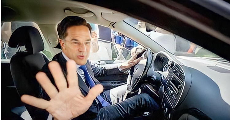 PM Belanda Mundur, Pemerintahan Bubar