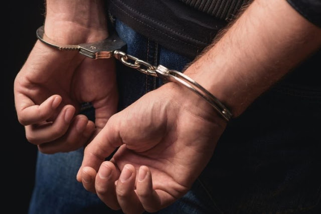 Kantongi 2 Senpi Rakitan, Kurir Narkoba Dicokok Polisi di Wisma