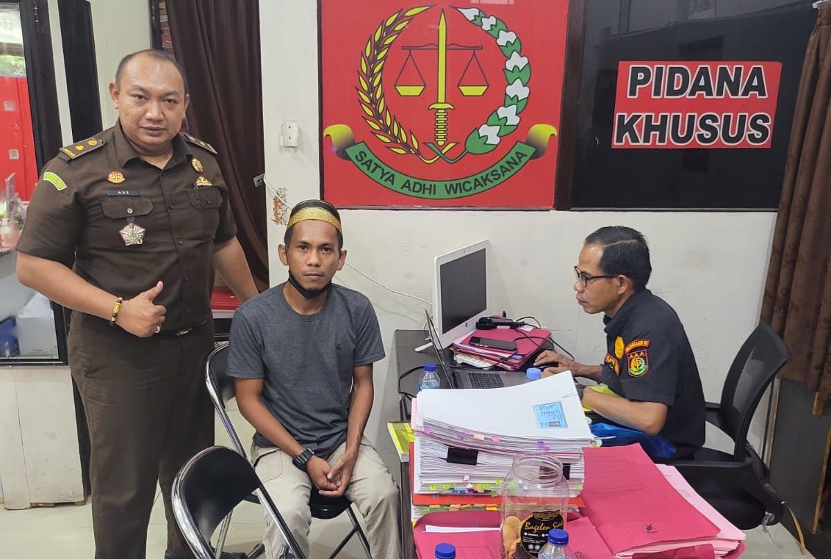 Jadi Buronan Selama Tiga Bulan, Tersangka Korupsi Menyerahkan Diri