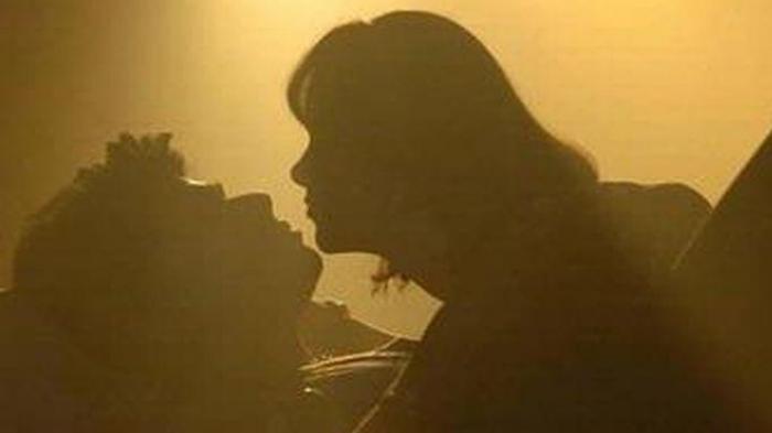 Jangan Asal Pilih Posisi Bercinta, Bahayanya Bisa Ancam Wanita Maupun Si Pria