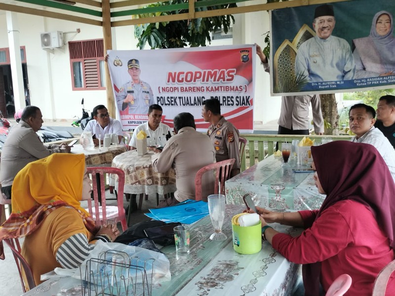 Kapolsek Tualang Gelar Ngopi Mas, Ajak Masyarakat Wujudkan Pilkada Aman dan Damai