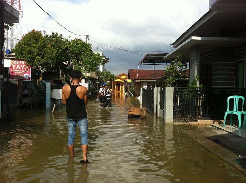 Puting Beliung Landa Pekanbaru, Dari Banjir Hingga Rumah dan Kampus Rusak