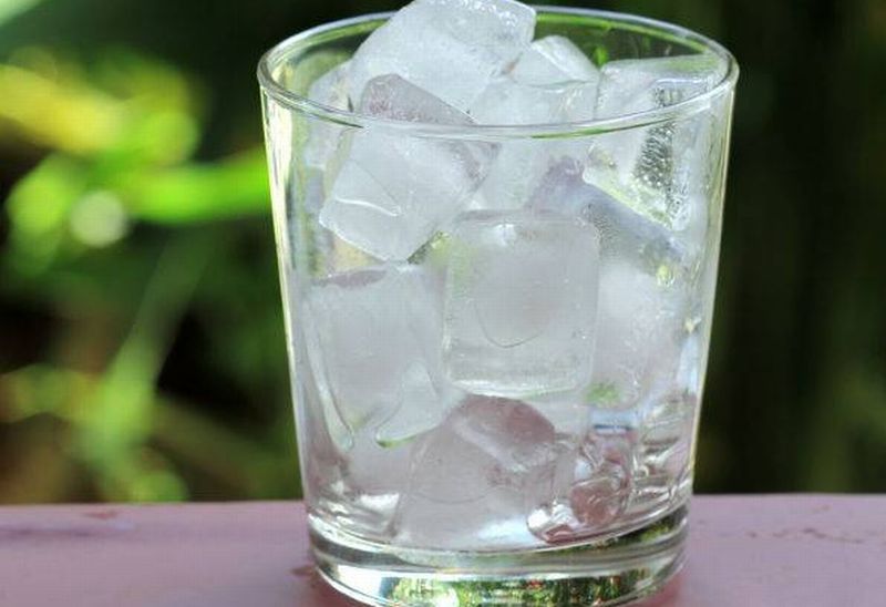 Tips Bedakan Es Air Mentah dengan Matang