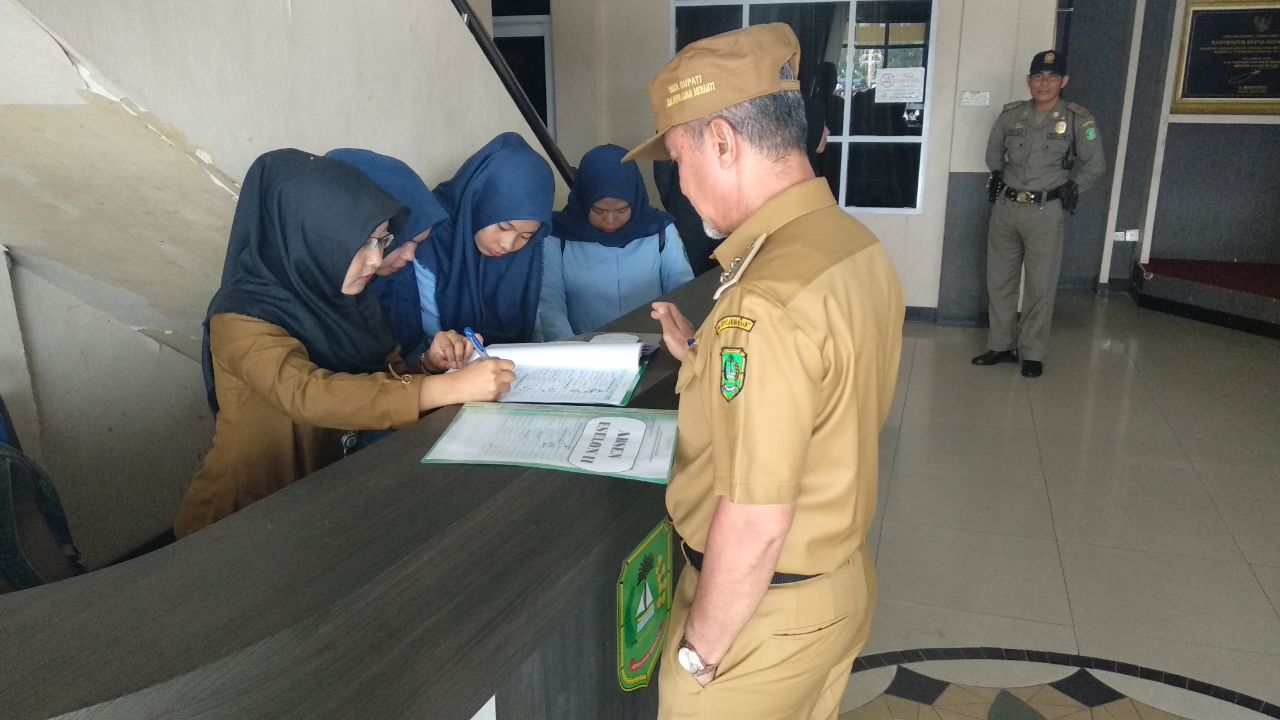 Jadi Pembina Apel Senin, Wabup Ingatkan PNS Sadar Akan Tugasnya