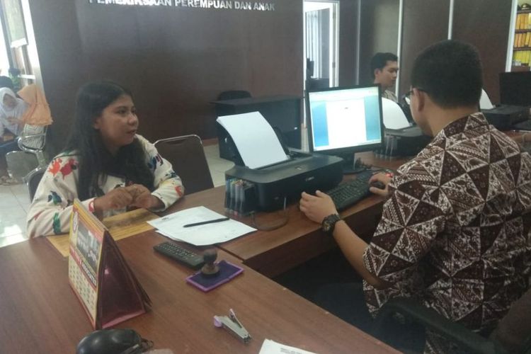 Marah karena Disuruh Cuci Piring Usai Makan, Seorang Anak Hajar Ibu Tiri