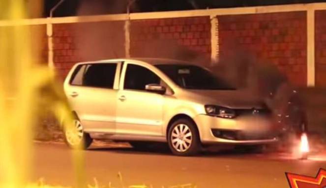 Ini dia Vidio Aksi Indehoi Bertiga di Dalam Mobil yang Berakhir Tegang