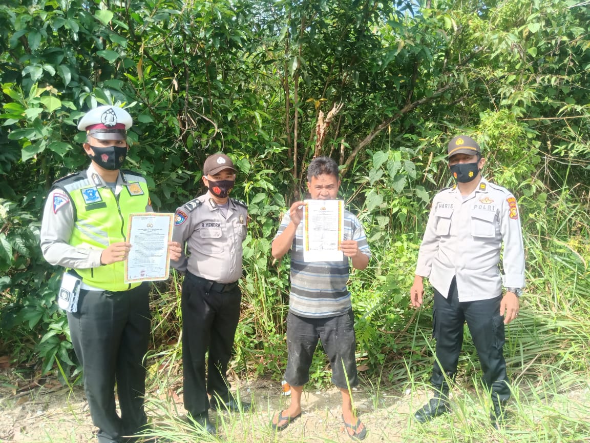 Polsek Pangkalan Kuras Sosialisasikan Maklumat Kapolda Riau Tentang Karhutla
