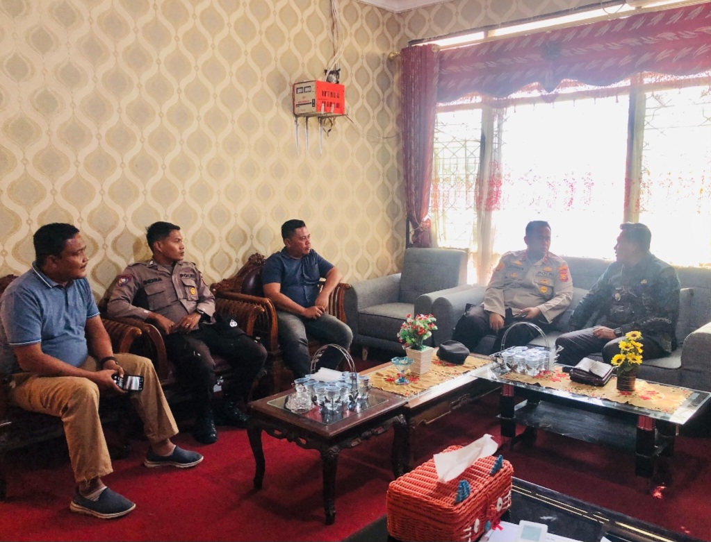Polsek Rambah Hilir dan Camat  Silaturahmi, Sukseskan Pemilu Damai 2024