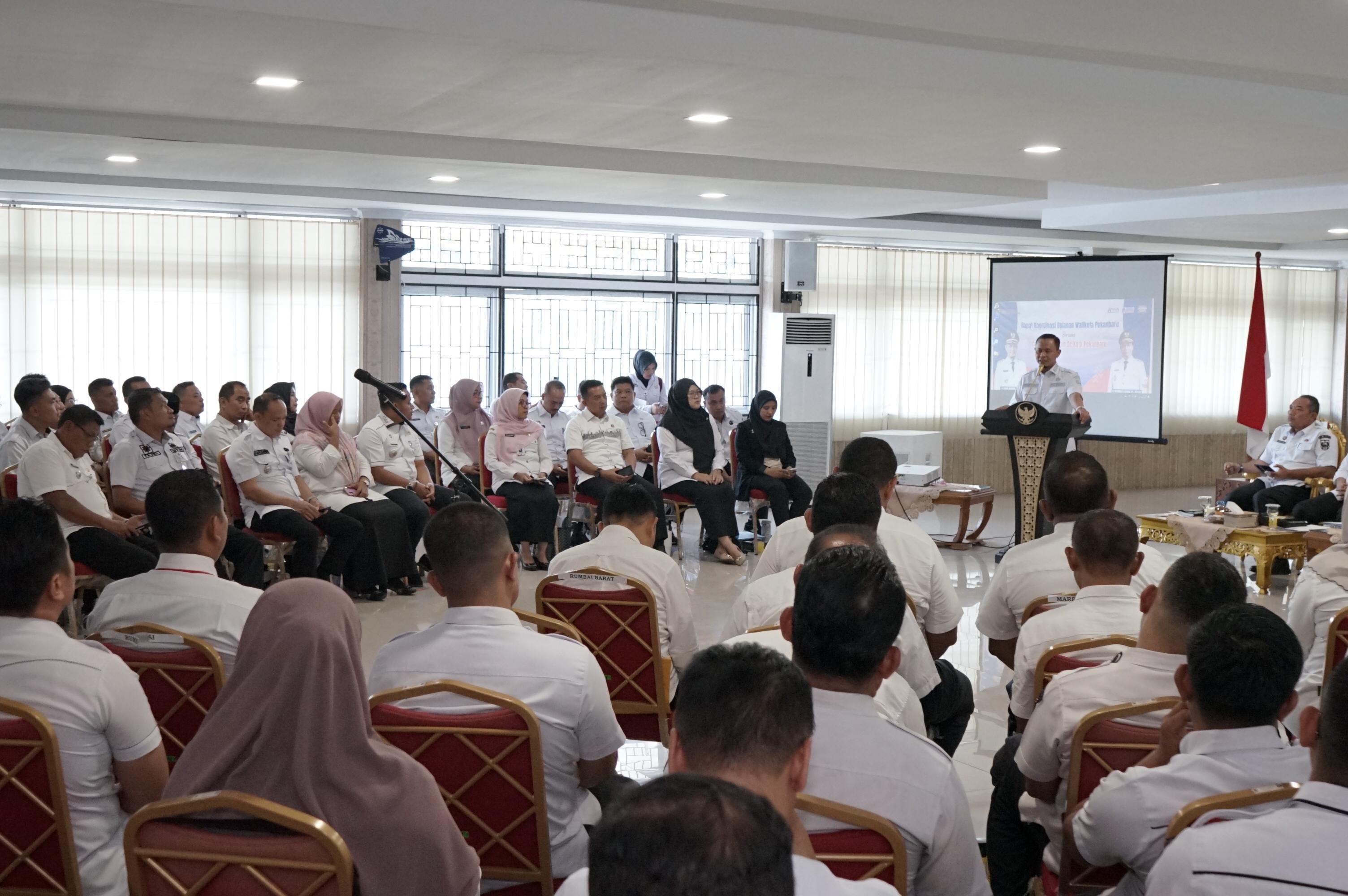 Kumpulkan Seluruh Camat Lurah, Wako Agung Bahas Sejumlah Persoalan di Masyarakat