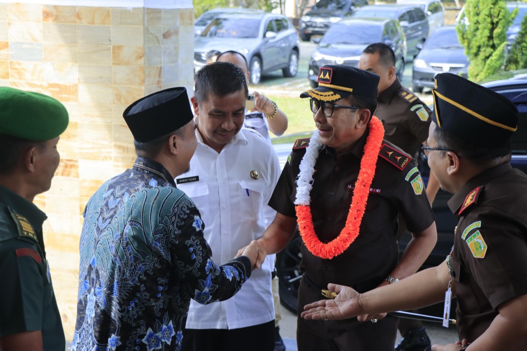 Ketua DPRD Kampar Sambut Kunjungan Kerja Kajati Riau, Siap Sinergi untuk Pembangunan Kabupaten