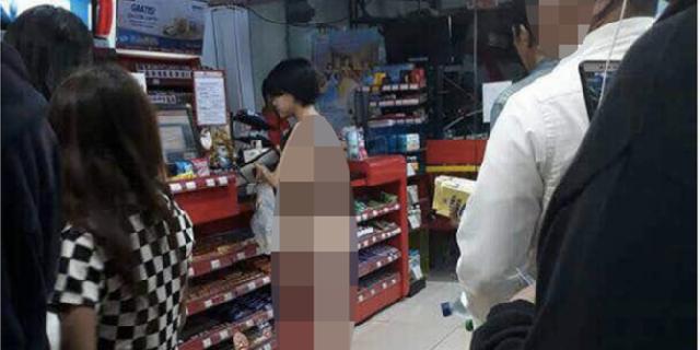 Wanita setengah bugil di Minimarket sempat terlihat menangis