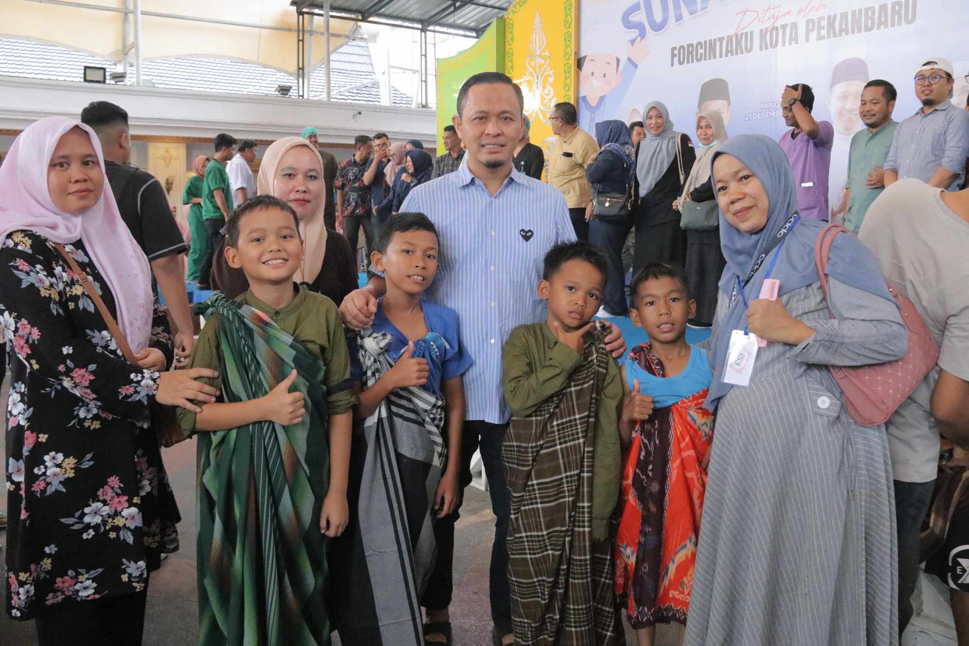 Disaksikan Wako Agung, Ratusan Anak Pekanbaru Ikuti Khitan Massal di Rumah Dinas Wali Kota