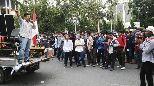 Gelar Aksi Unjuk Rasa di Polda dan Kejati Riau, Massa GMPR Desak Dugaan Korupsi RTH Diusut Tuntas