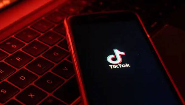 Kominfo Ungkap Alasan Blokir TikTok Cash