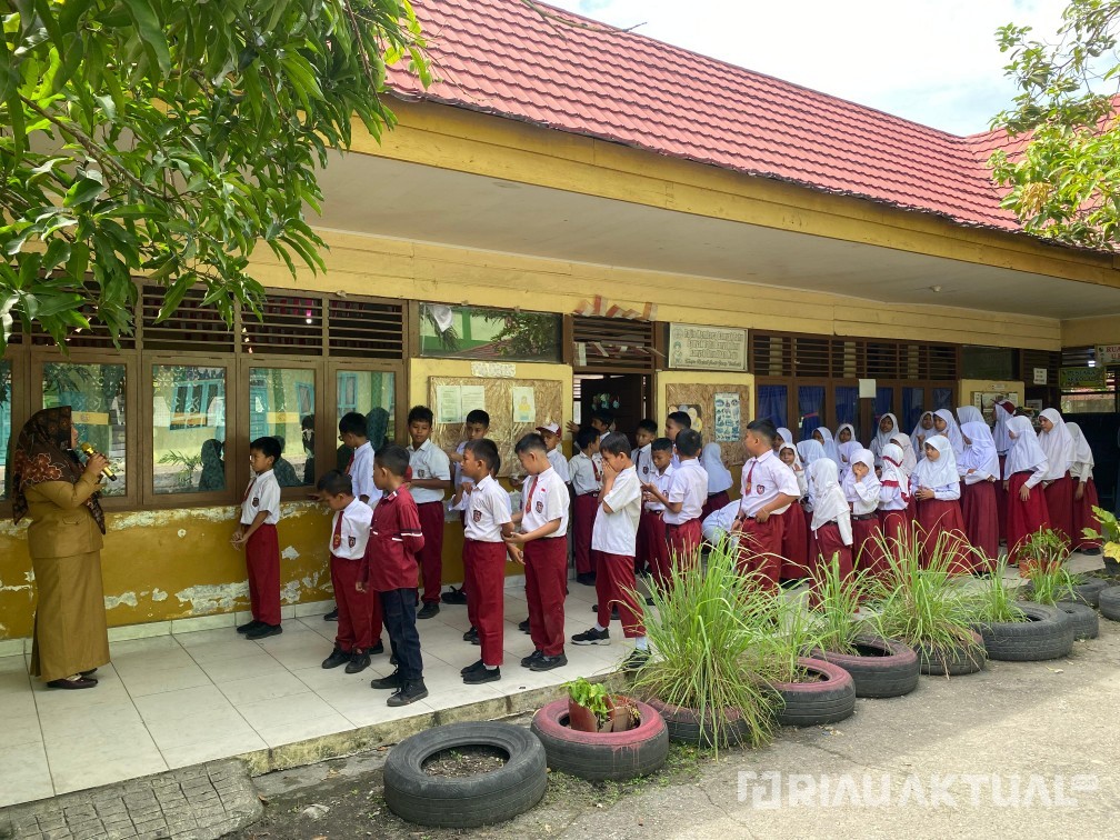 Pelajar SDN 57 Pekanbaru Antusias Ikuti MPLS di Tengah Proses Transisi