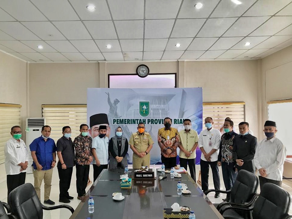 Komisi IV dan Wakil Ketua DPRD Rohul Temui Wagubri Bahas Exit Tol Pekanbaru-Padang