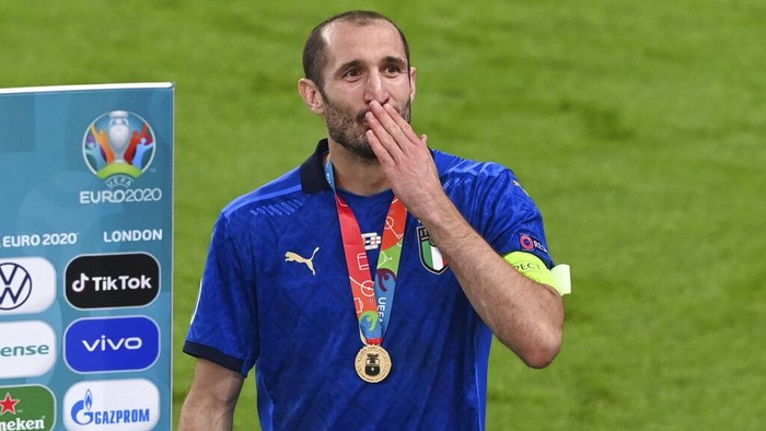 Keceriaan Chiellini Menginspirasi Warga Jerman