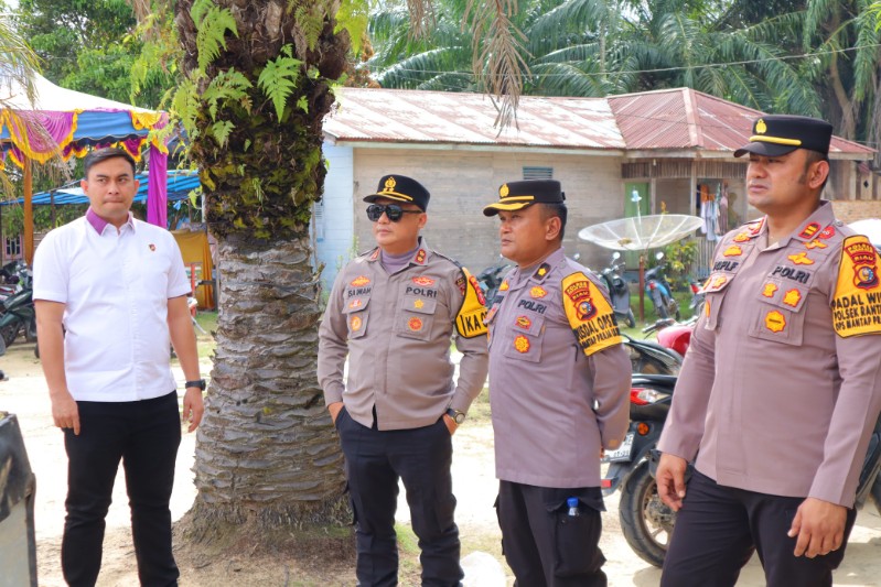 Kerahkan 229 Personel, AKBP Isa Imam Pantau Kampanye Akbar Paslon Cabup dan Cawabup Rokan Hilir di Teluk Mega