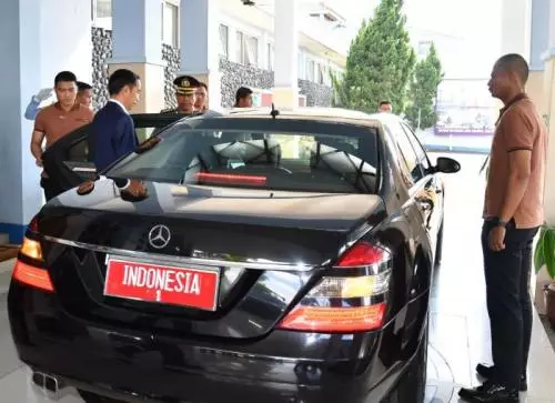 Saat Paspampres Salah Kostum Ketika Kawal Kunjungan Jokowi ke Bandung