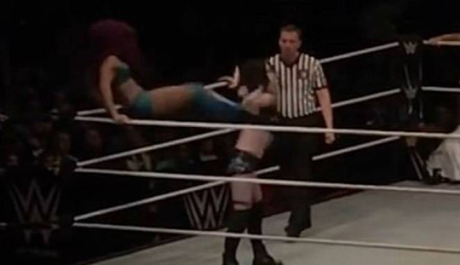 Video Aksi Horor Gulat Bebas Wanita di Atas Ring