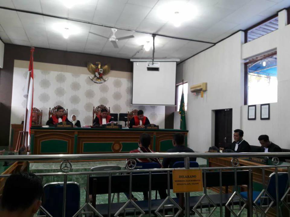 Penasehat Hukum Terdakwa Anggota DPRD Bengkalis Nur Azmi dan Ajudannya Minta Kliennya Dibebaskan