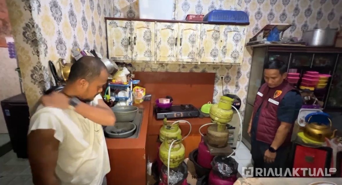 Polda Riau Gerebek Gudang Pengoplos Gas di Pekanbaru, 3 Orang Diamankan