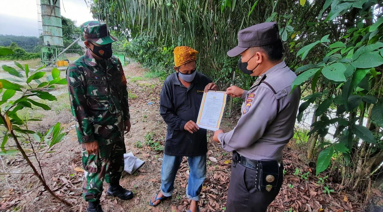 Polsek Bandar Sei Kijang Patroli Karhutla dan Gunakan Spanduk