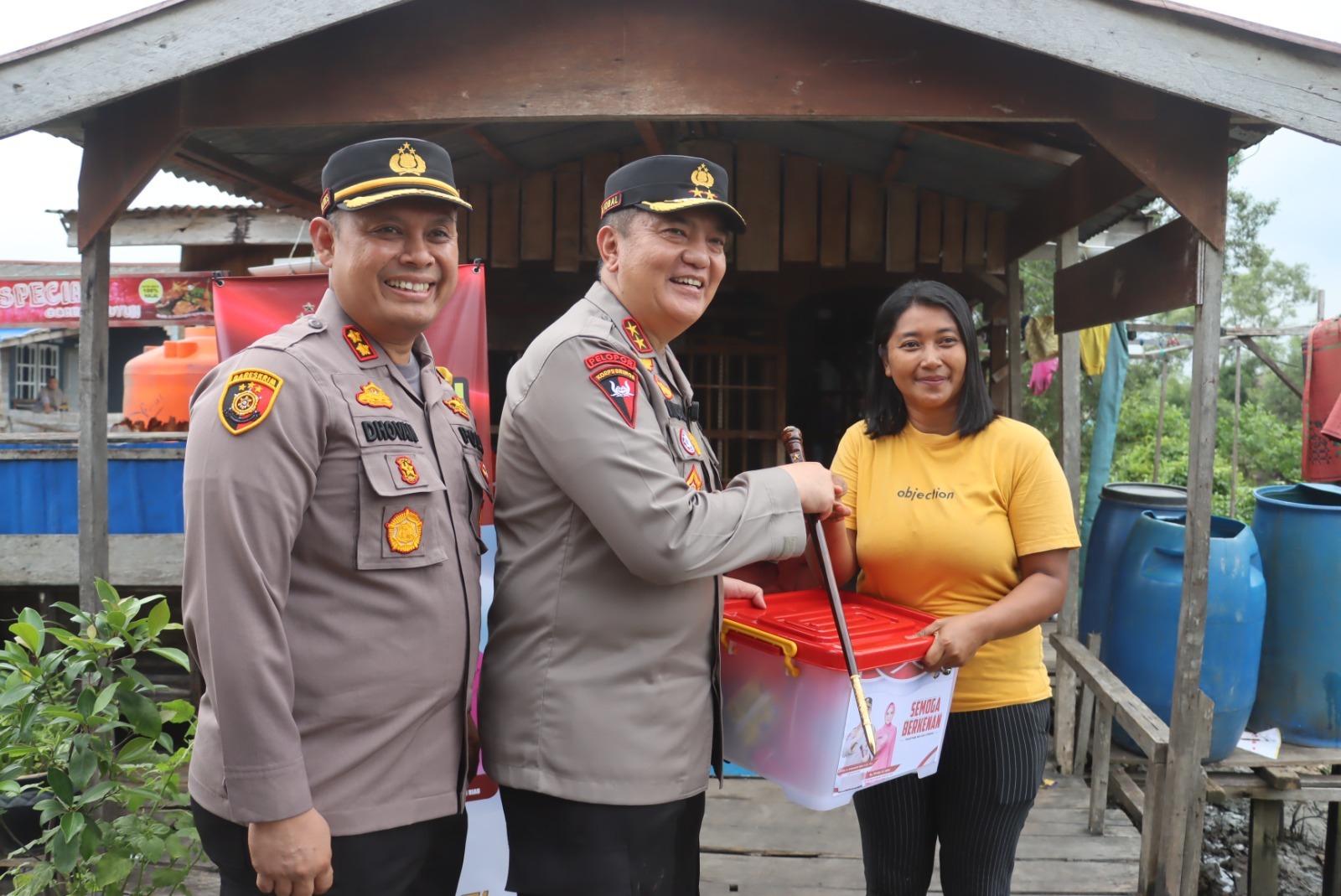 Kapolres Dumai Dampingi Kapolda Riau Bakti Sosial, Ajak Warga Jaga Kamtibmas Jelang Pemilu