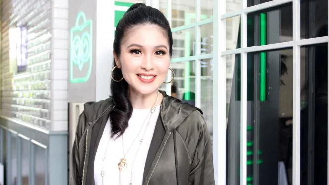 Cara Ampuh Sandra Dewi Cepat Langsing Usai Melahirkan