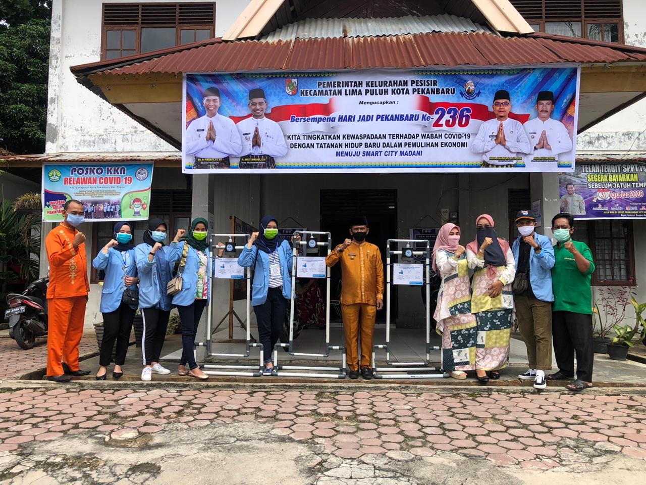 Tim Relawan Desa Lawan Covid-19 Kecamatan Limapuluh Bikin 3 Alat Handsanitizer Tanpa Sentuhan Tangan