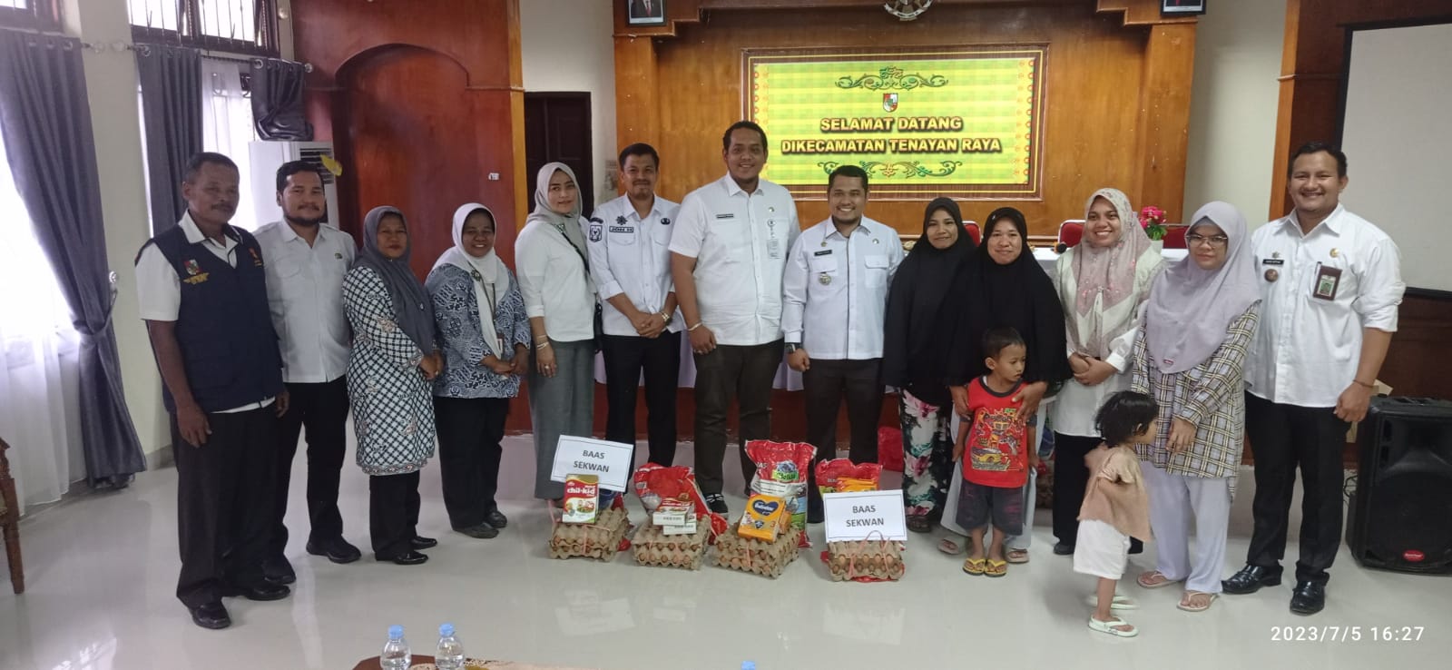 Sekwan Pekanbaru Salurkan Bantuan Untuk 5 Anak Asuh Stunting