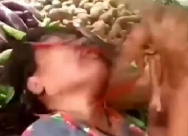 Viral Video Emak-Emak Pedagang Pasar Ulek Mulut Pakai Cabai Perempuan Diduga Pencuri