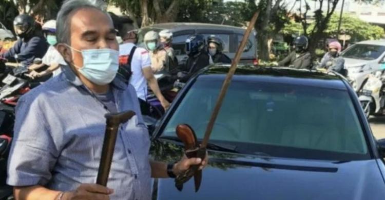 Kedapatan Bawa Senjata Tajam, Sopir Kuasa Hukum Rizieq Diamankan