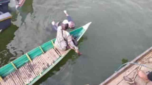 Jasad Polisi Terapung di Waduk Riam Kanan, Senpi Menempel di Pinggang