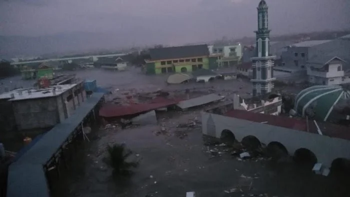 Warga Palu Sulawesi Tengah Panik, Air Laut Sudah Naik 4 Meter Usai Gempa 7,7 SR
